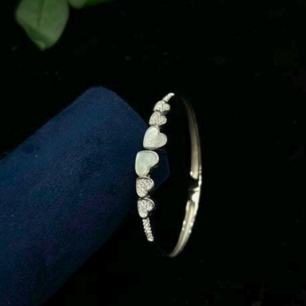 Heart Cascade Stone Kada