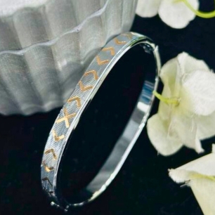 Two-Tone Patterned kada