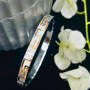 Geometric Greek Key Two-Tone 3D Kada