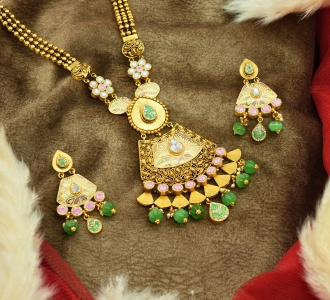 Rajwadi Style Kundan Pendant Necklace 