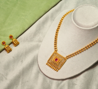 Royal Square Pendant Gold Necklace Set