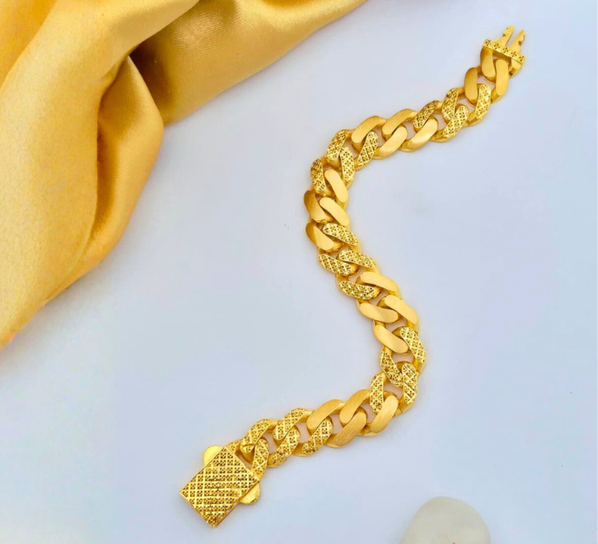 Elegant Chunky Chain Designer Bracelet