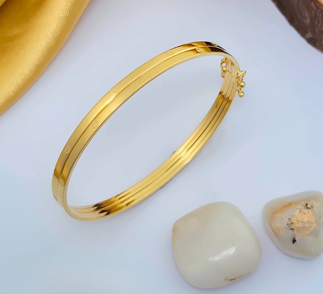 Sleek Plain Gold Open Cuff Kada