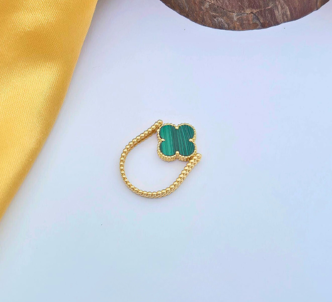 Emerald Clover Grace Ring