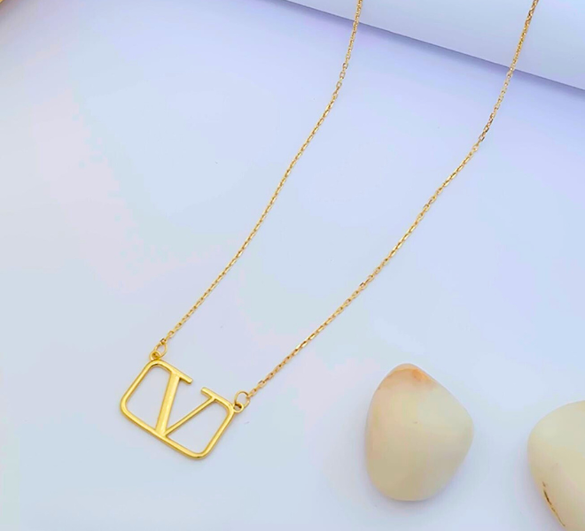 Sleek V Pendant Chain   