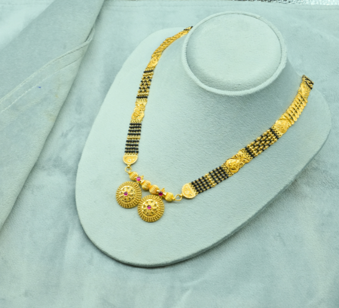 Minimal Gold Circle Mangalsutra