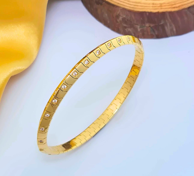 Golden Radiance Diamond Bracelet