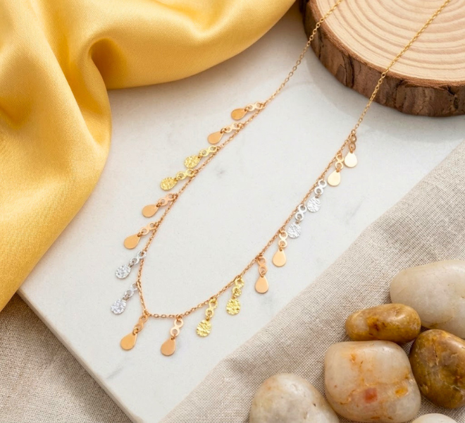 Petal Glow Gold Chain 
