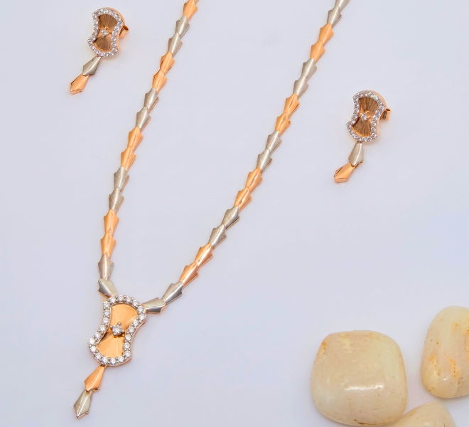 Dual-Tone Geometric Fusion Necklace Set