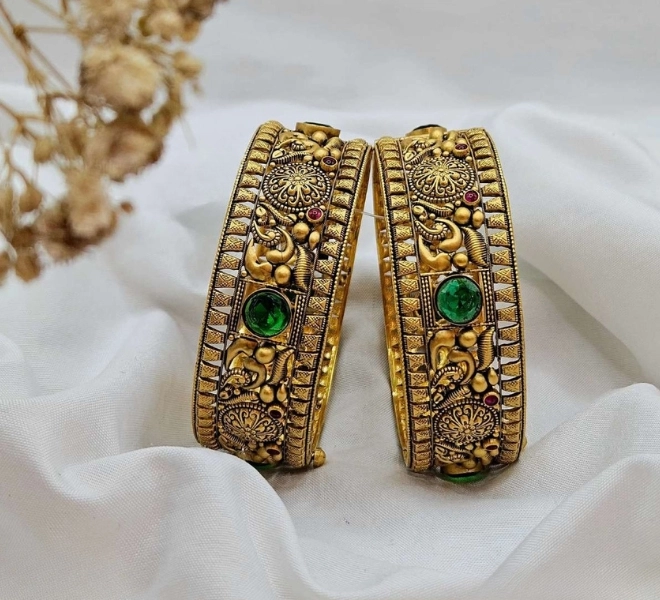 Antique Temple Green Stone Bangles