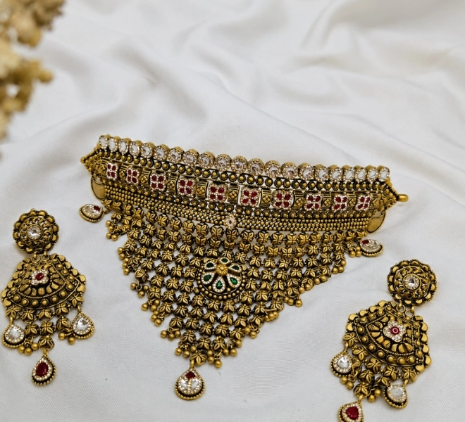 Antique Rajwadi Choker Necklace Set with Earrings
