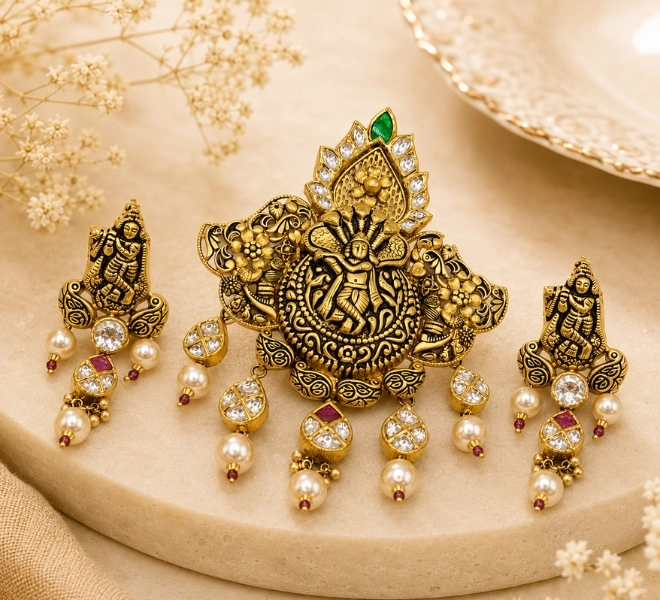 Gold Temple Jewellery Pendant Set with Pearl Drops