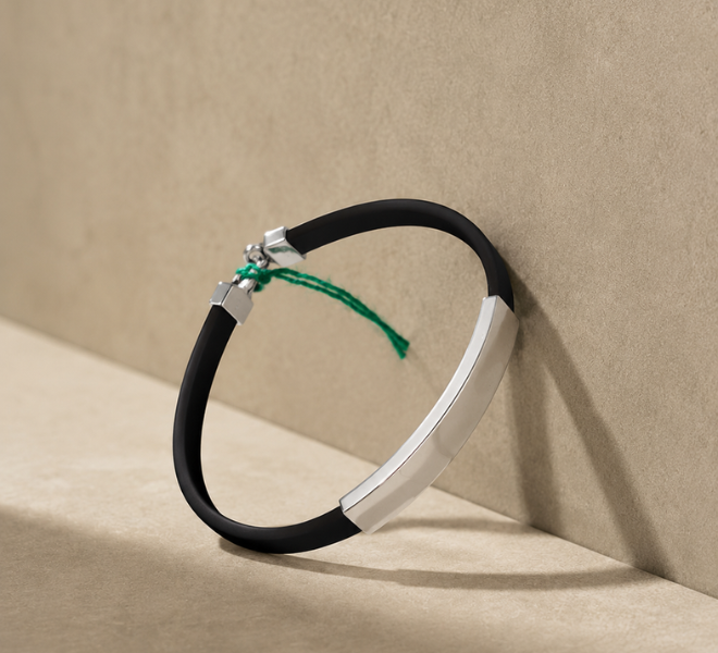 Minimalist Black Kada with Silver-Tone Curved Bar