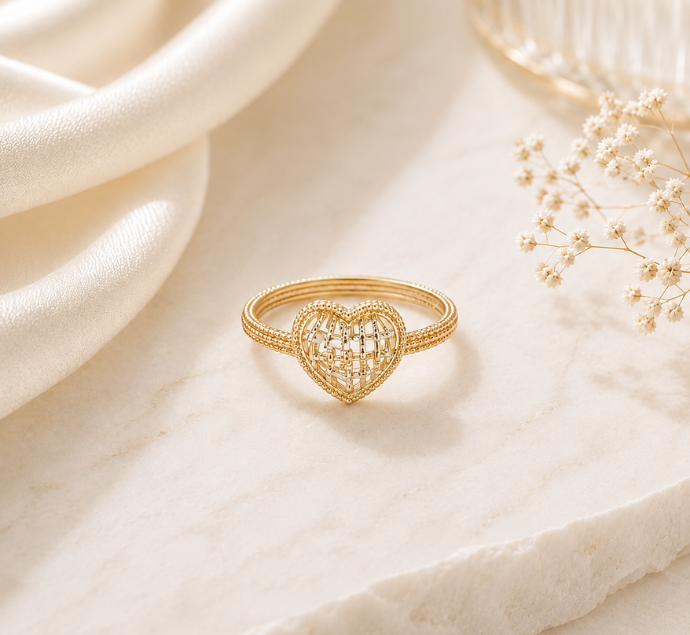 Delicate Heart Lattice Gold Ring