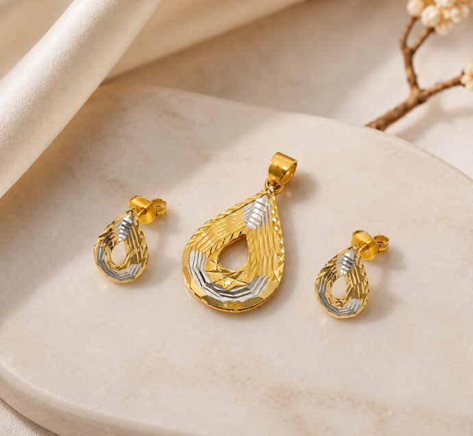 Dual Tone Teardrop Cutwork Gold Pendant Set