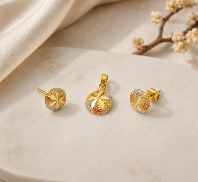 Tri Tone Starburst Round Gold Pendant Set