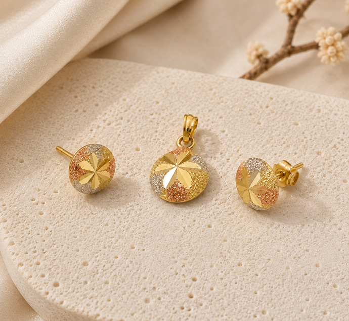 Tri Tone Starburst Round Gold Pendant Set