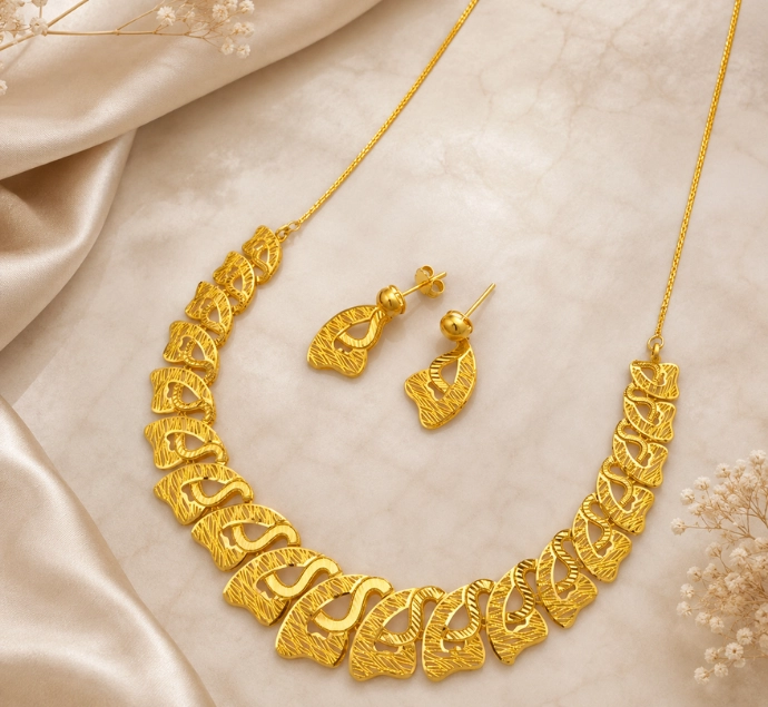 Golden Wave Statement Necklace Set