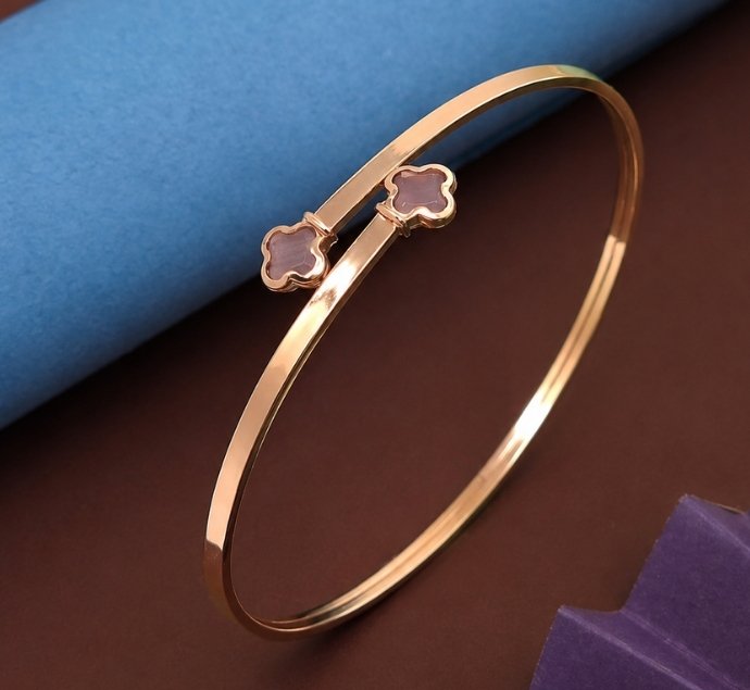 Elegant Double Clover Gold Kada