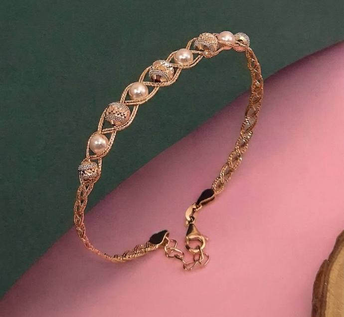 Lustrous Lattice Pearl & Textured Gold Bead Bracelet