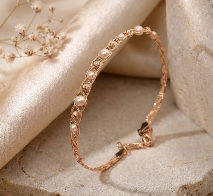 Exquisite Interwoven Pearl and Textured Gold Bracelet
