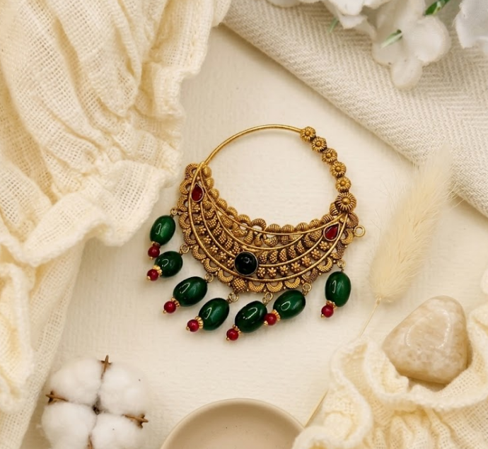 Emerald Beaded Gold Nath