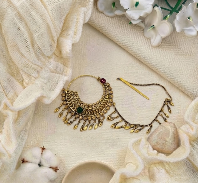 Antique Leaf Motif Gold Nath